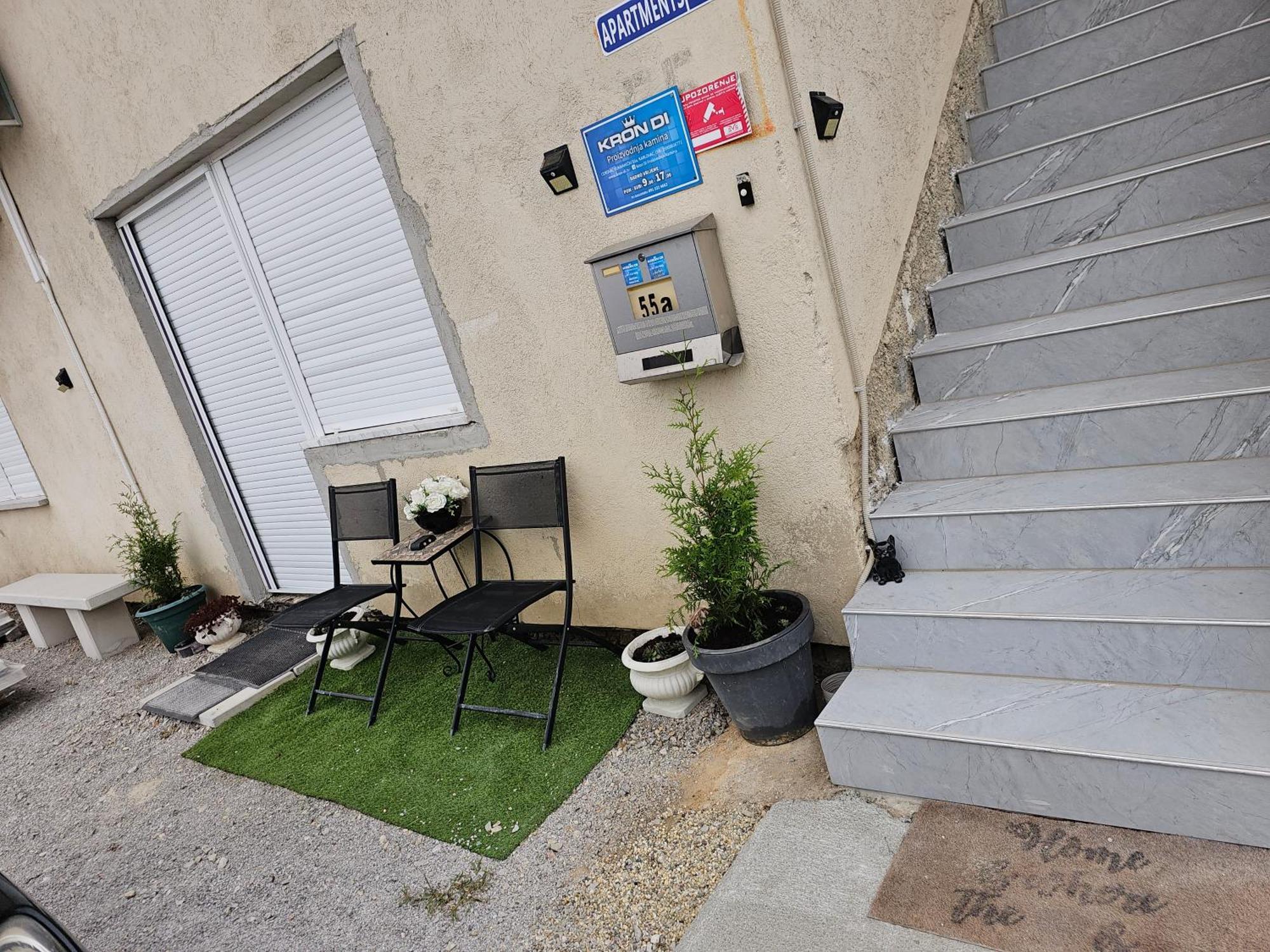 Ena1 & Ena2 -Big Free Parking Karlovac Exterior foto
