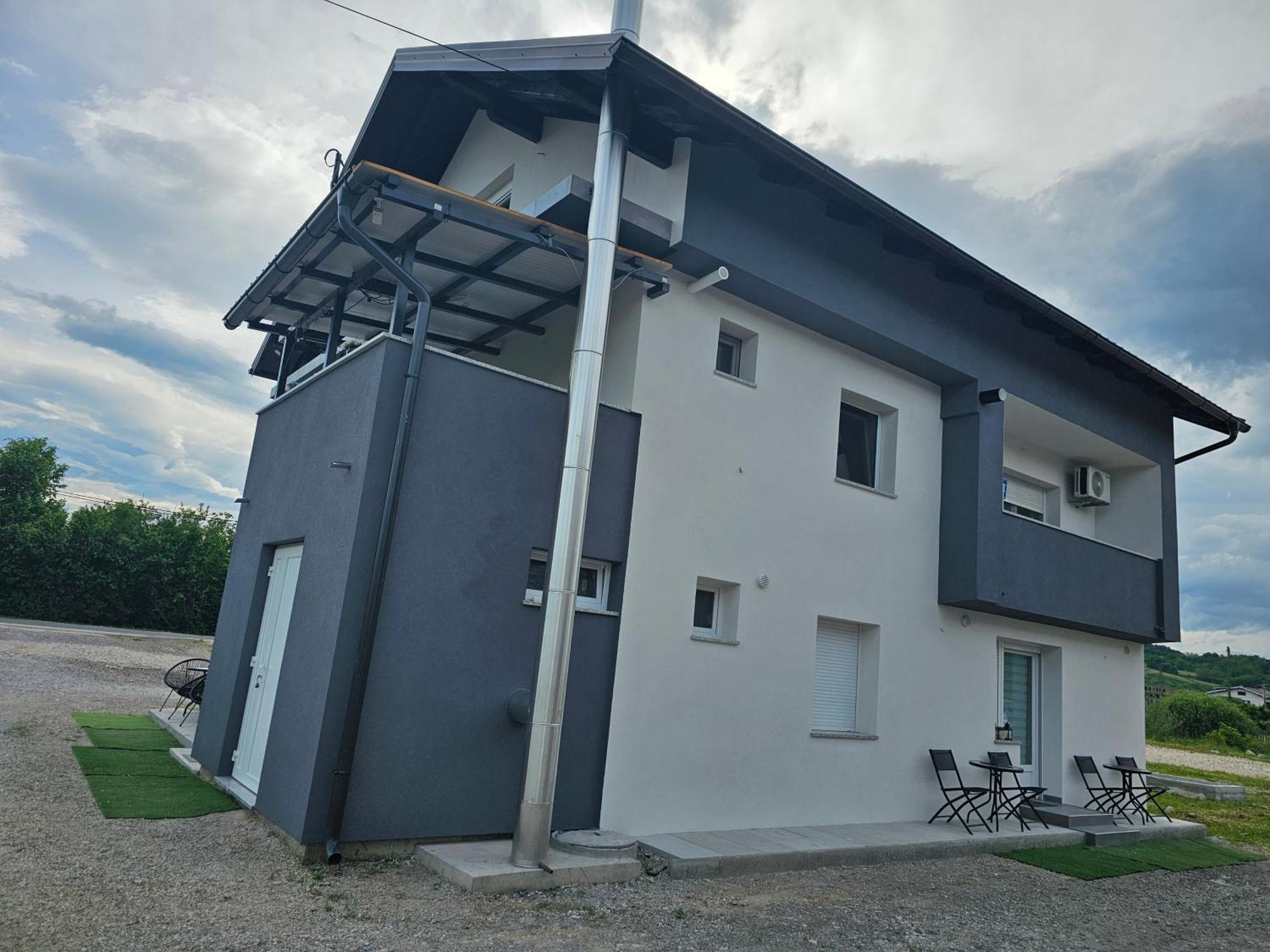 Ena1 & Ena2 -Big Free Parking Karlovac Exterior foto